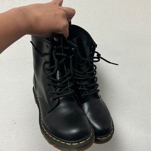 DR. MARTENS